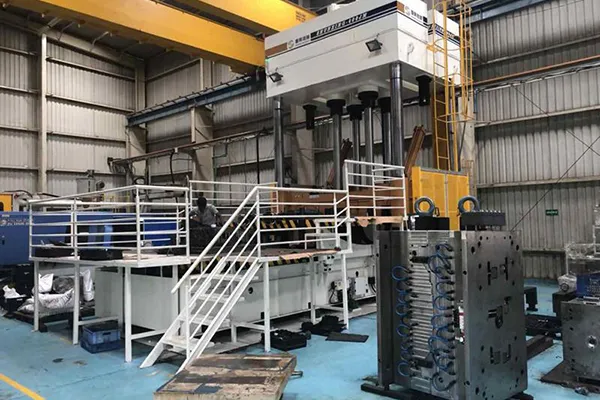 Prensa para retoque y ajuste de moldes 400T